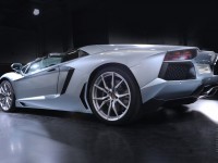 Lamborghini Aventador LP700-4 Roadster photo